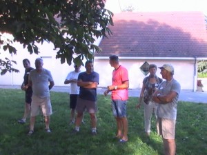des participants à l'écoute du palmarès